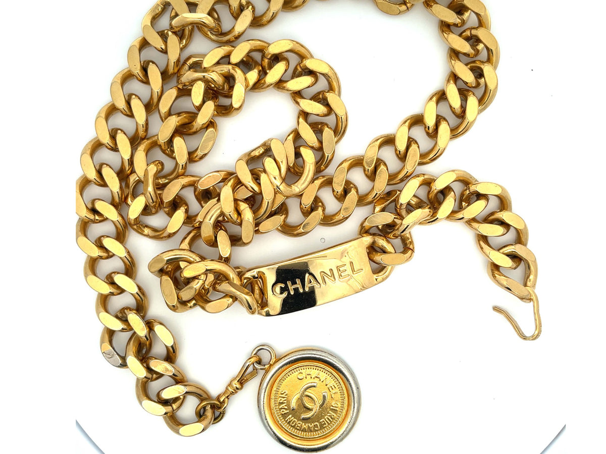 CHANEL  vintage CC logo  Chain belt Coin belt Gold Plated ( small,32 inches) CHANEL Paris 1980 main image 4