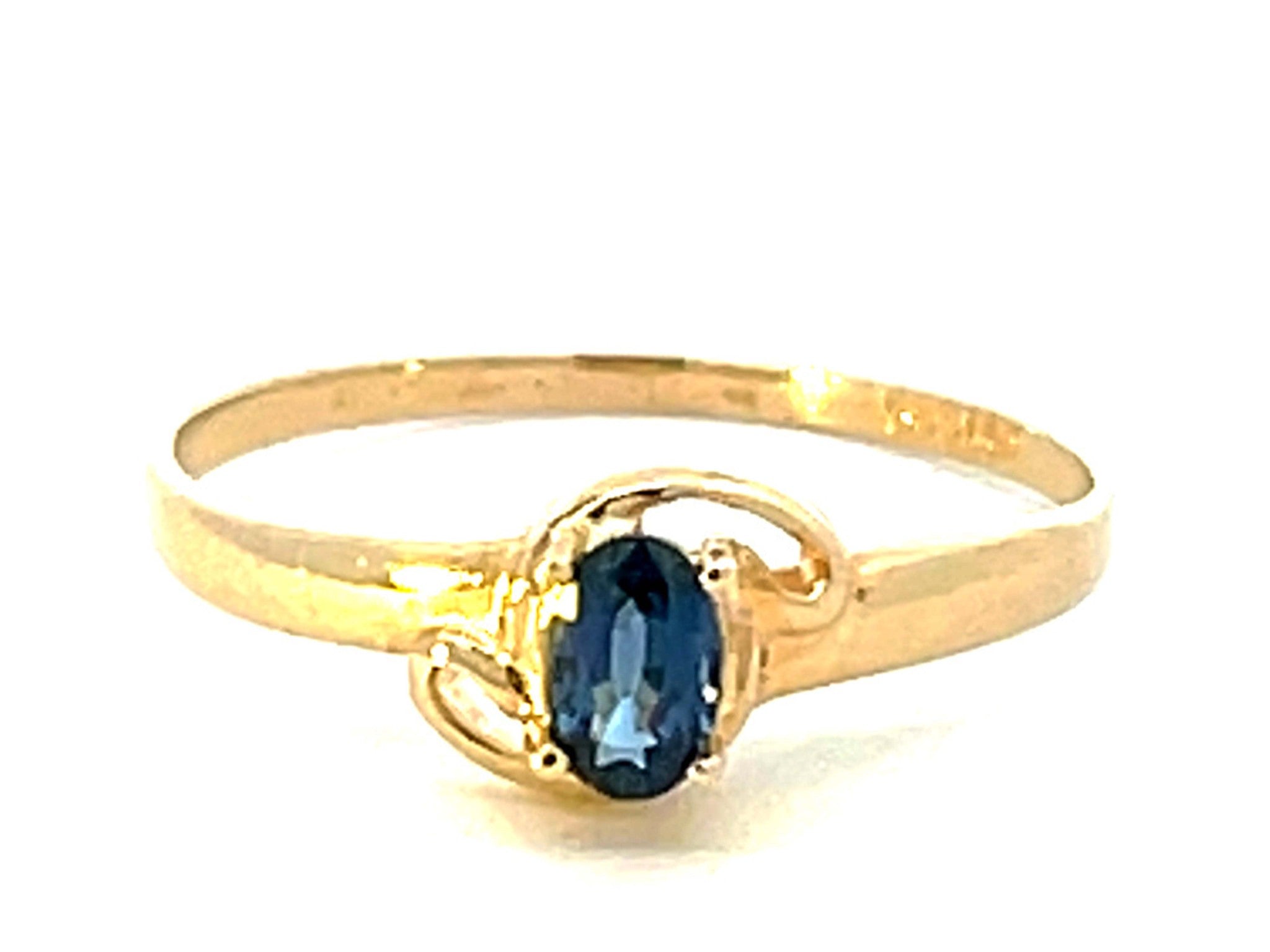 Blue Sapphire Ring in 14k Yellow Gold