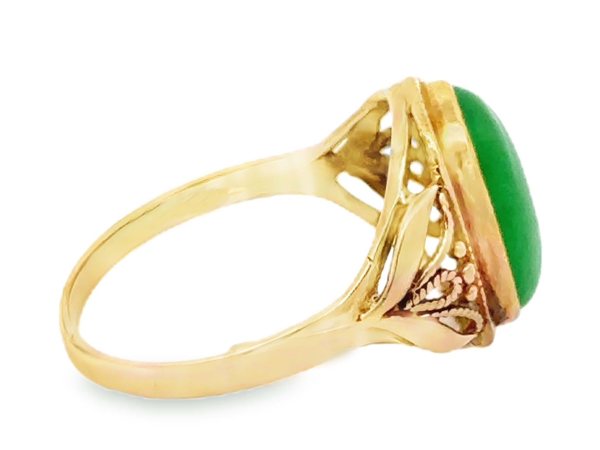 Vintage Oval Cabochon Green Jade Ring 18k Yellow Gold