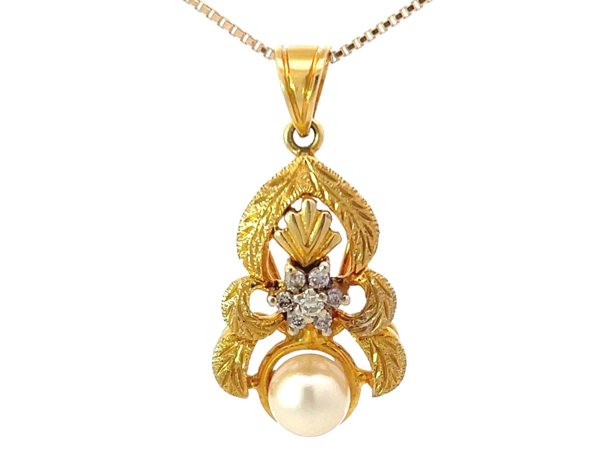 Solid Gold Diamond Pearl Pendant Necklace