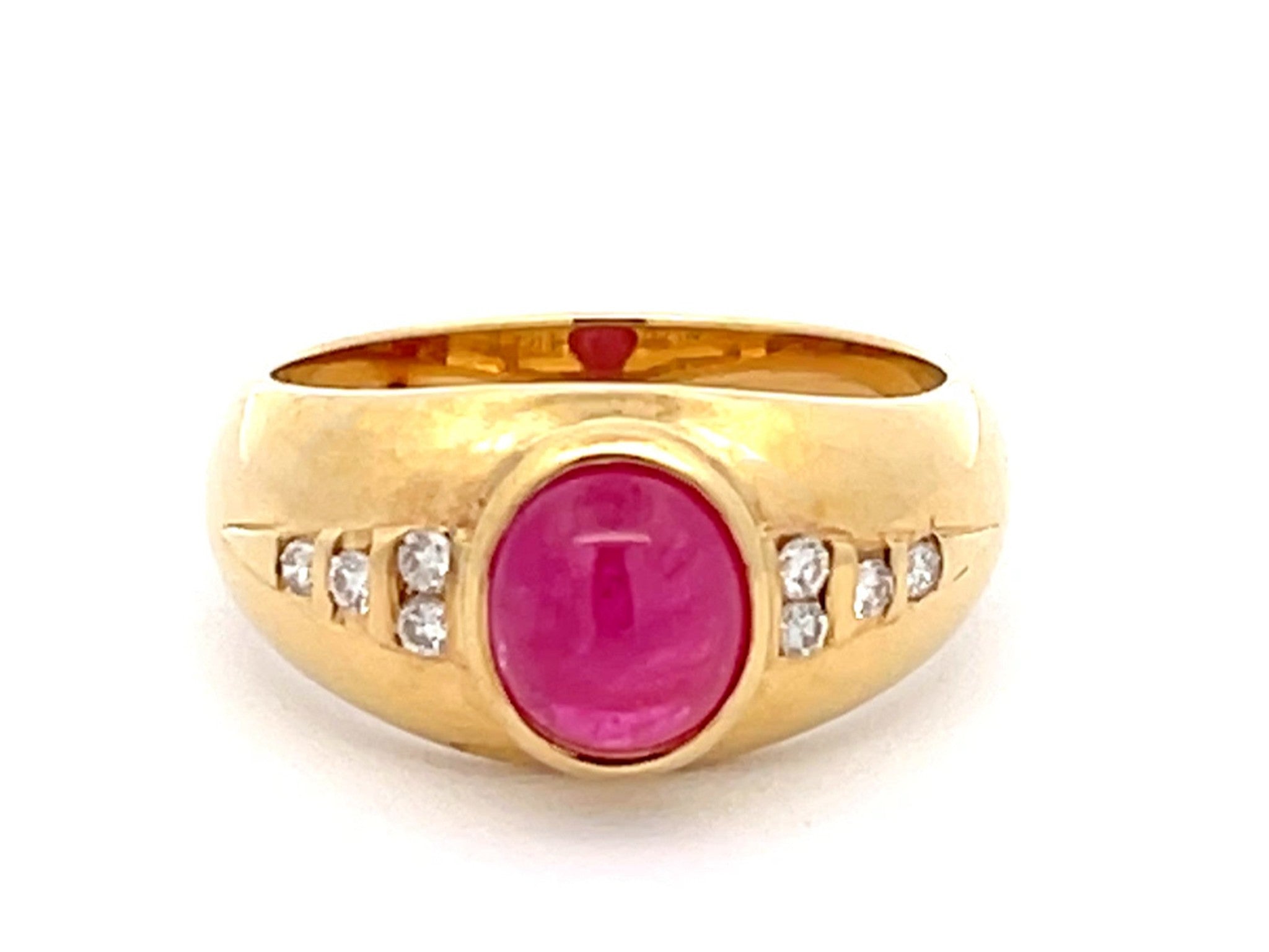 Vintage Cabochon Red Ruby and Eight Diamond Ring in 18k Yellow Gold