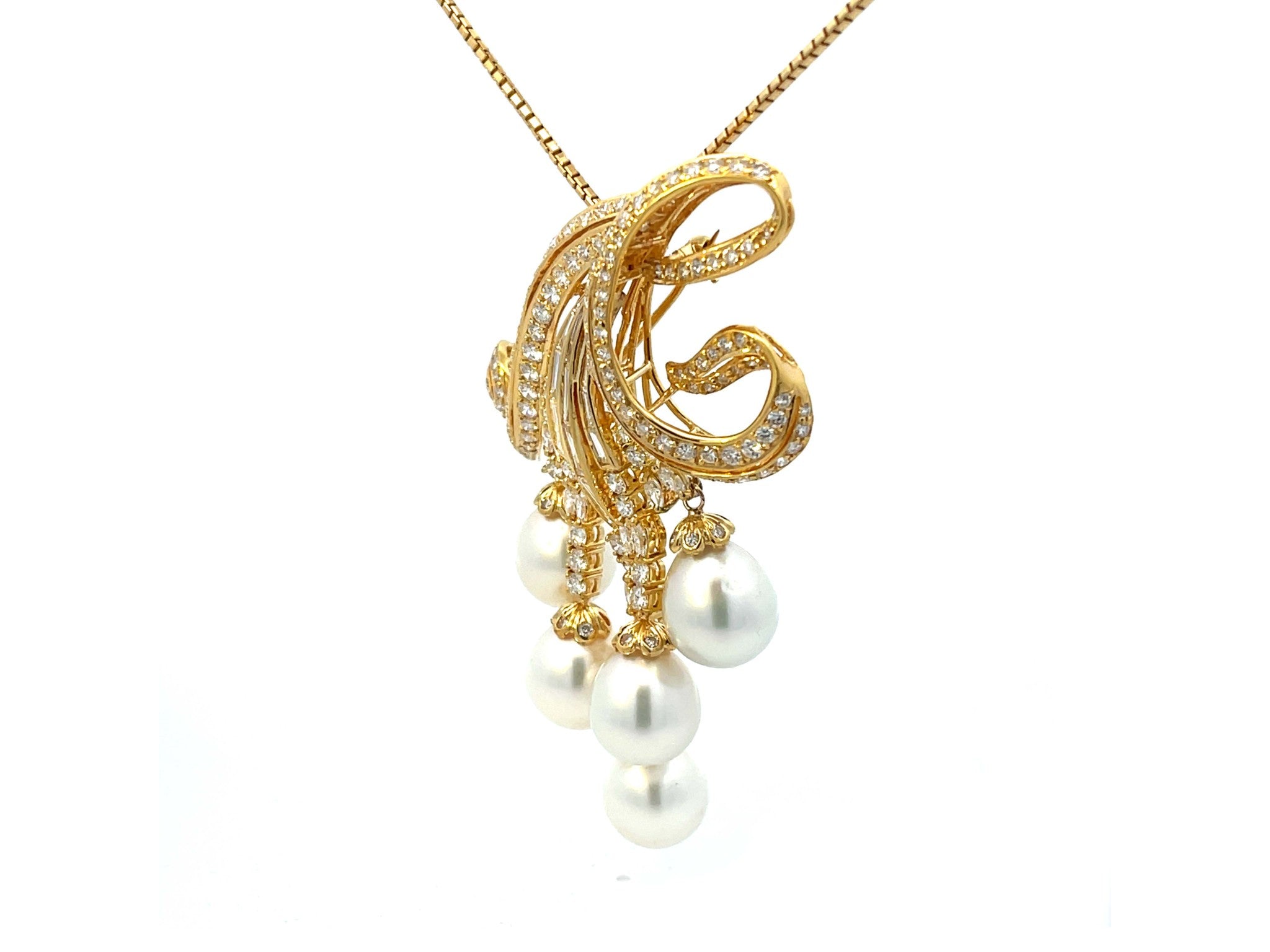 Large Diamond and Pearl Necklace in 18k Yellow Gold