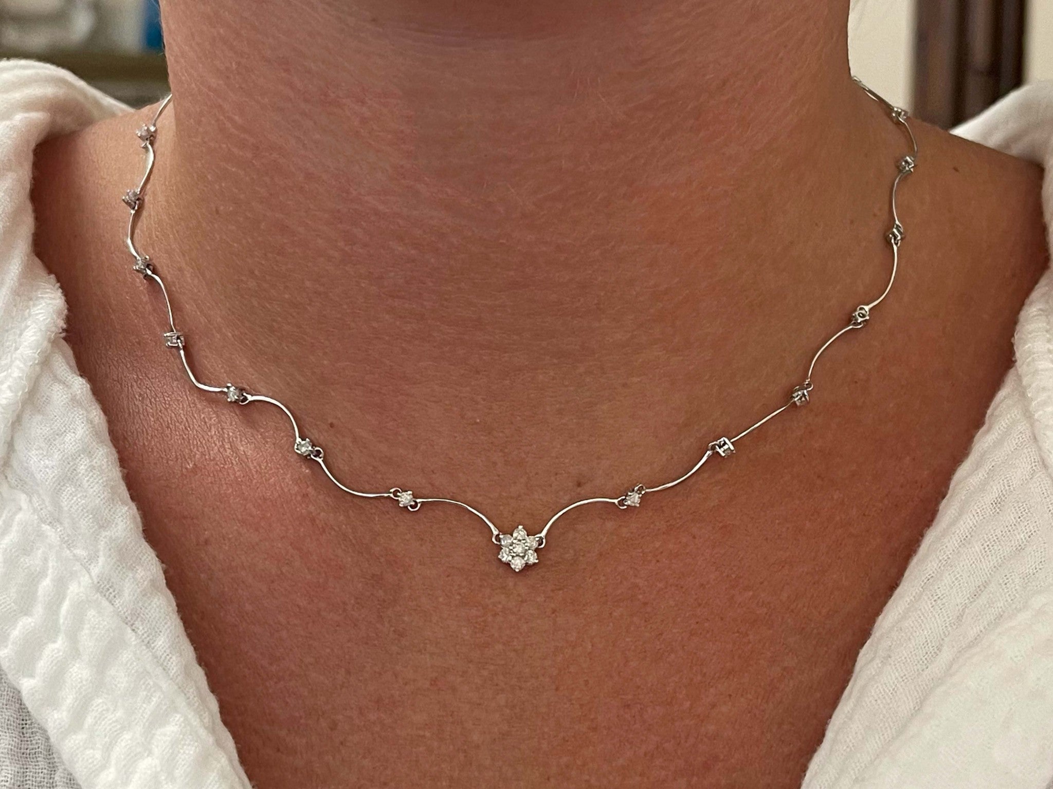 Wavy Diamond Flower Diamond Necklace in 18k White Gold