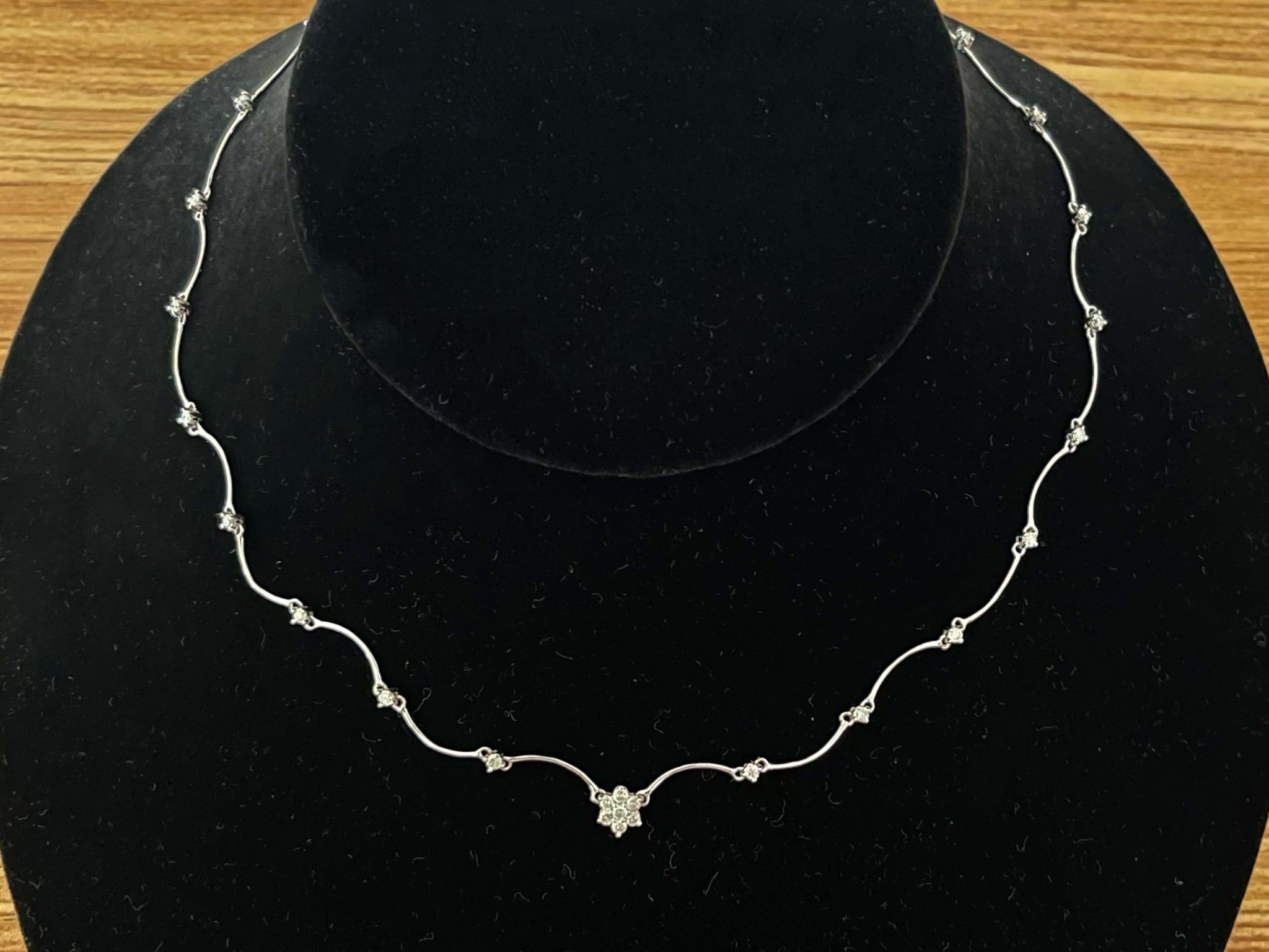 Wavy Diamond Flower Diamond Necklace in 18k White Gold