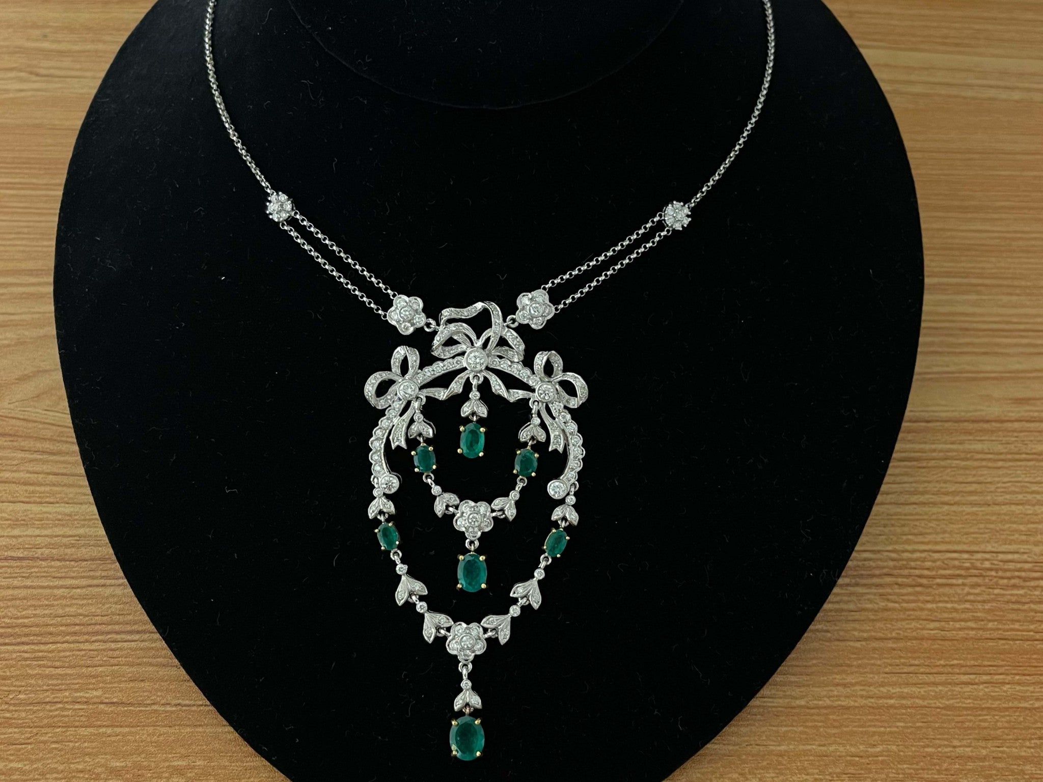 Victorian Diamond and Emerald Dangly Pendant Necklace in 18k White Gold