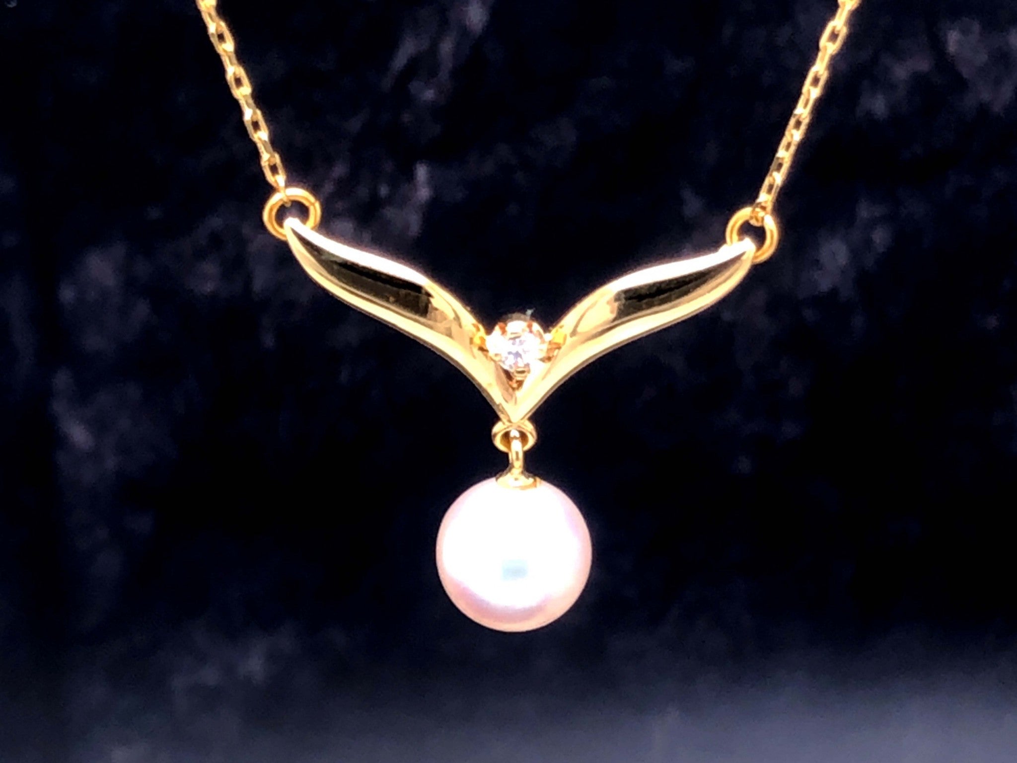 Mikimoto Diamond & Pearl Pendant with Chain in 18k Yellow Gold