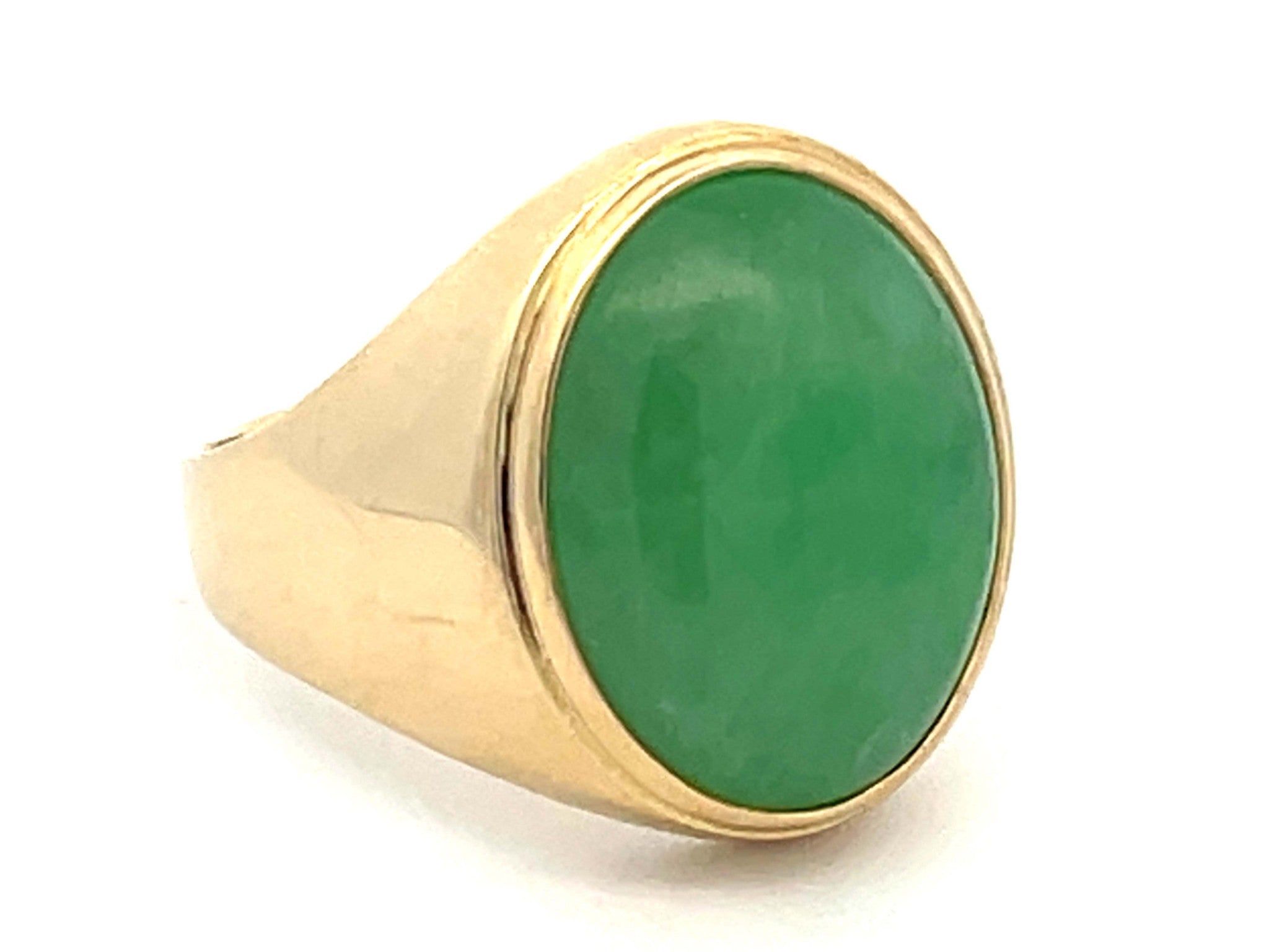 Oval Cabochon Green Jade Ring in 14K Yellow Gold