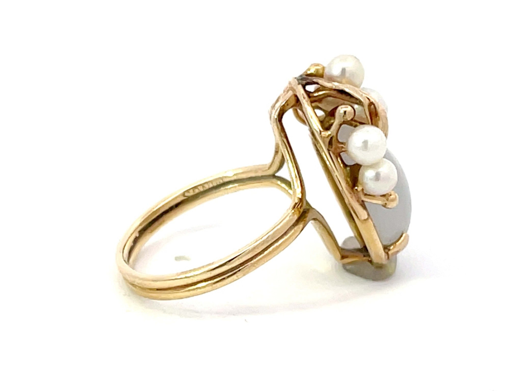 Mings Hawaii Oval Cabochon White Jade Pearl Leaf Ring 14k Yellow Gold