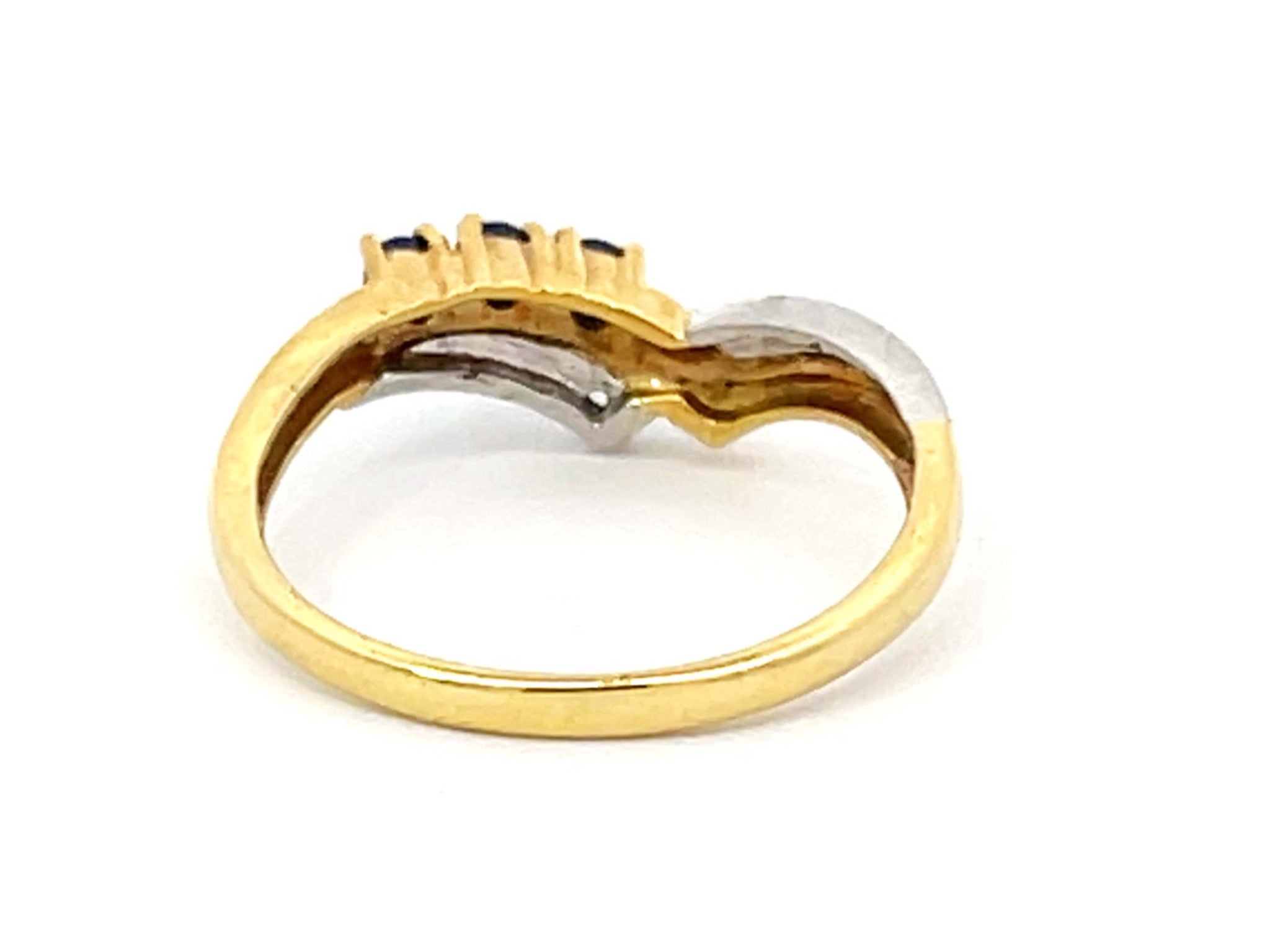 Two Toned V Shaped Sapphire and Diamond Ring in 18k Yellow Gold and Platinum