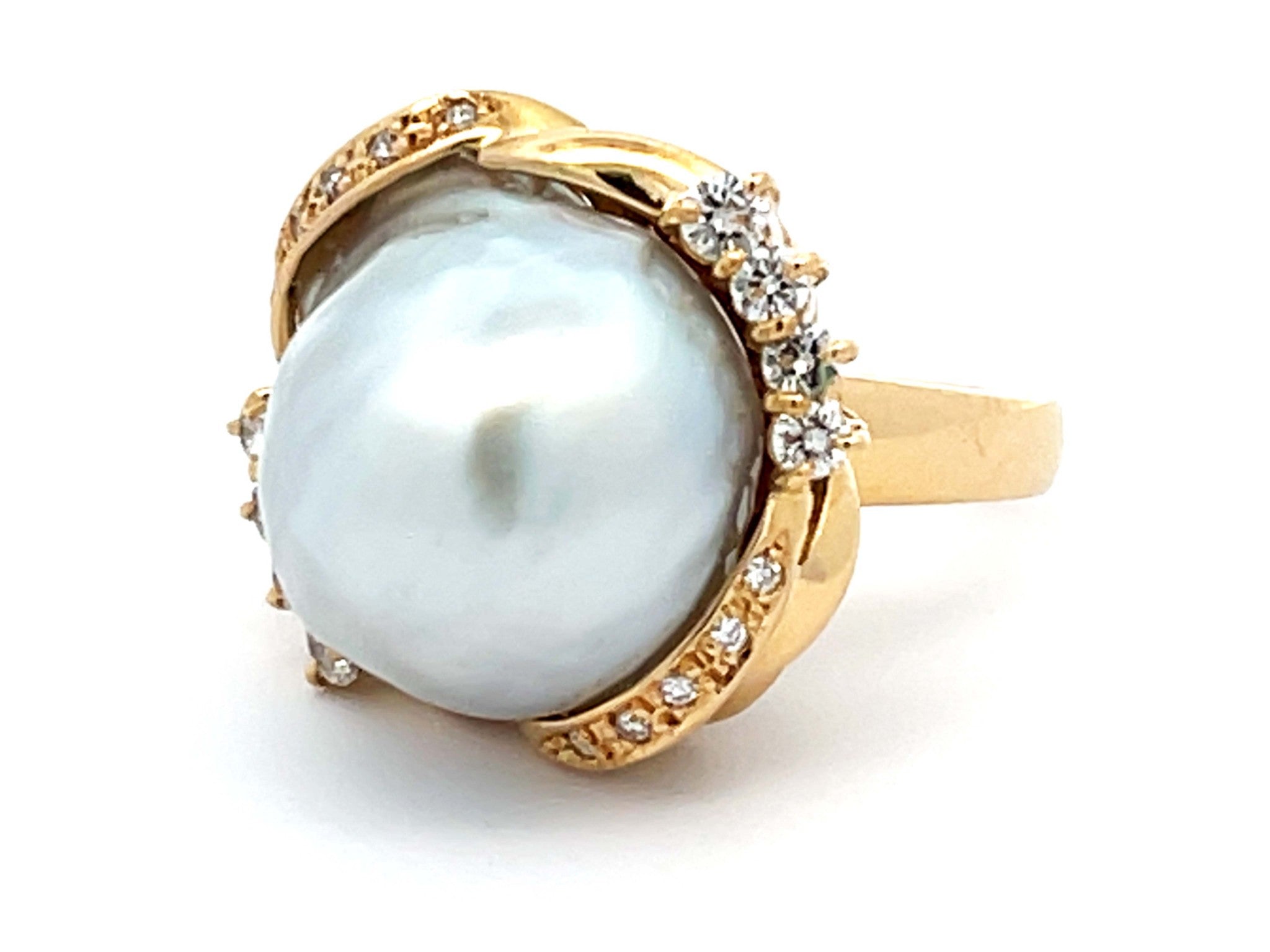 Large Silver Baroque Pearl and Diamond Vintage Ring in 18K Yellow Gold