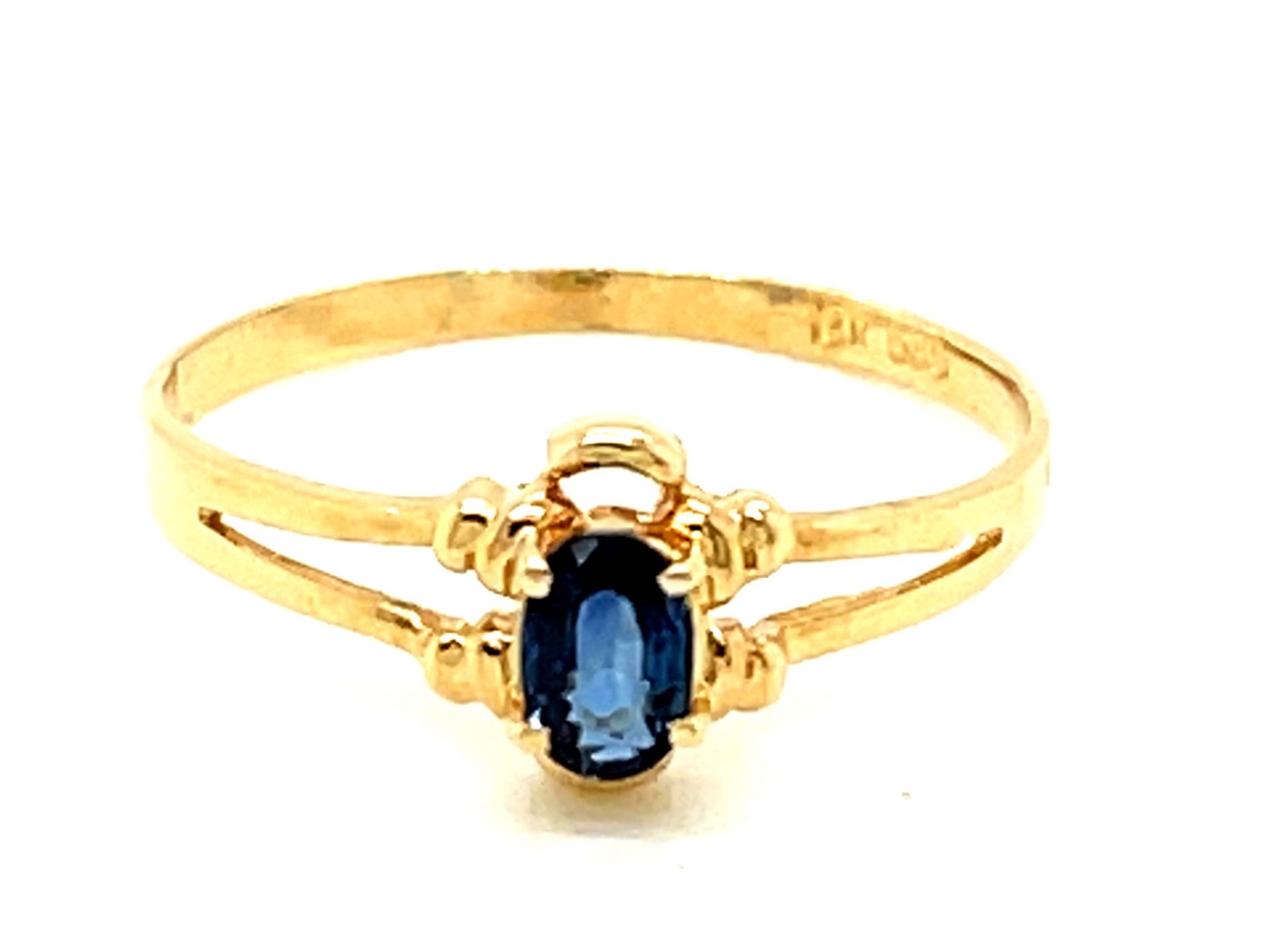 Blue Oval Sapphire Ring in 14k Yellow Gold