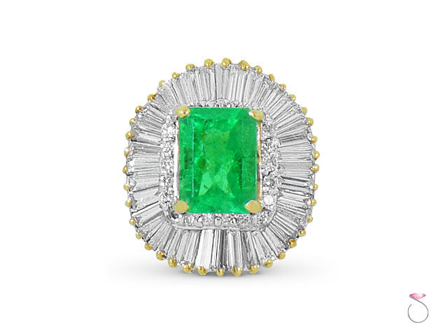 Green Emerald diamond ring in 18K